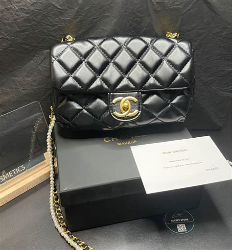 cheap chanel makeup bag|chanel makeup bag free gift.